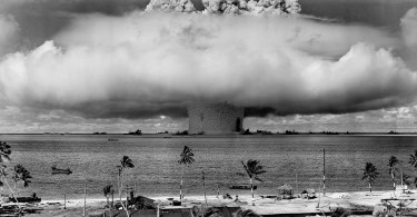 tstarea-bombei-nucleare-atolul-bikini-1964